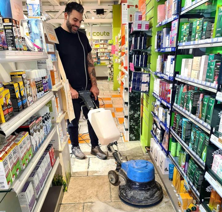 Un spécialiste du nettoyage de commerces